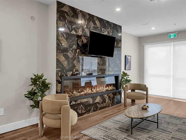 12 Mill St W #412 — Photo 34