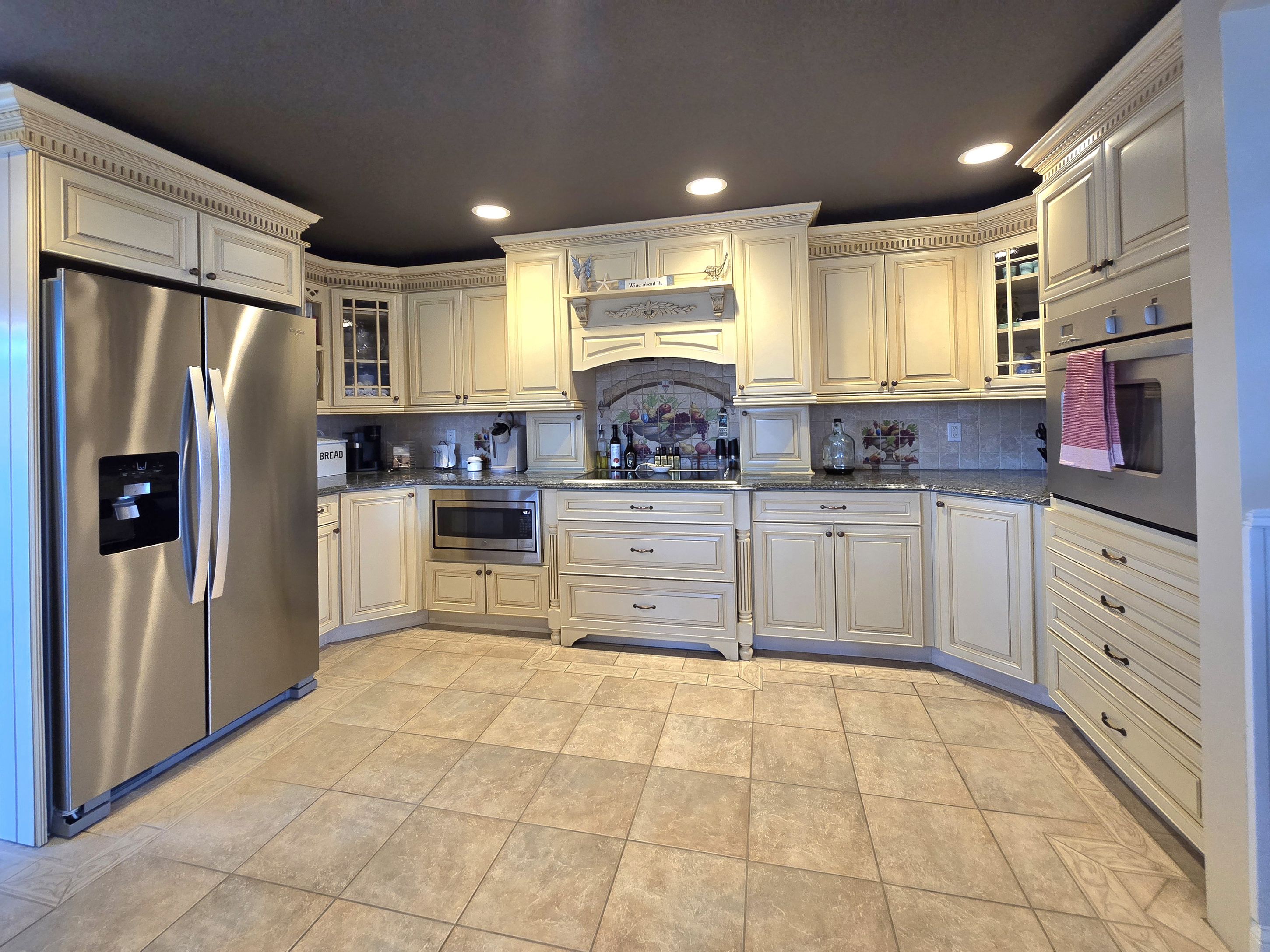 16 Red Bridge Rd, Center Moriches, NY 11934 Out East