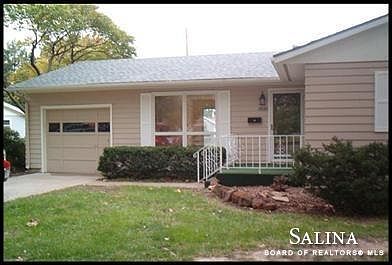 2nd image of 1836 Page Ave