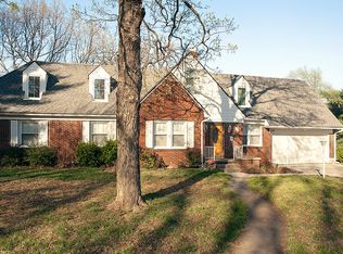 636 E Manor Rd, Independence, MO 64055