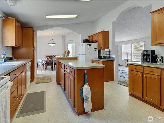 5th image of 25217 51st Avenue E