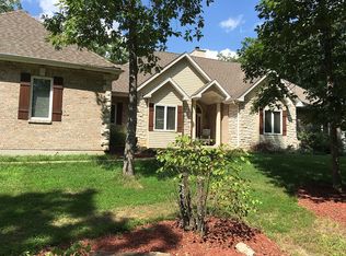 22461 Tall Oak Trl, Warrenton, MO 63383