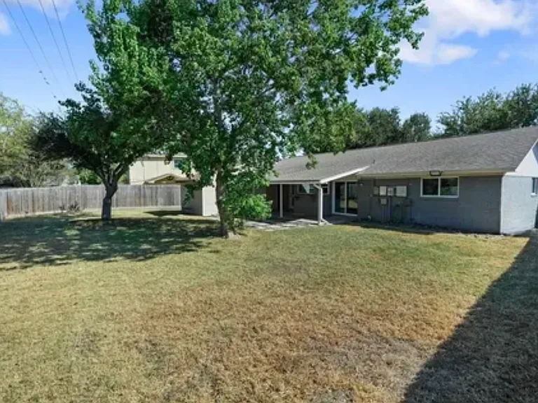 225 Terlingua Dr — Photo 6