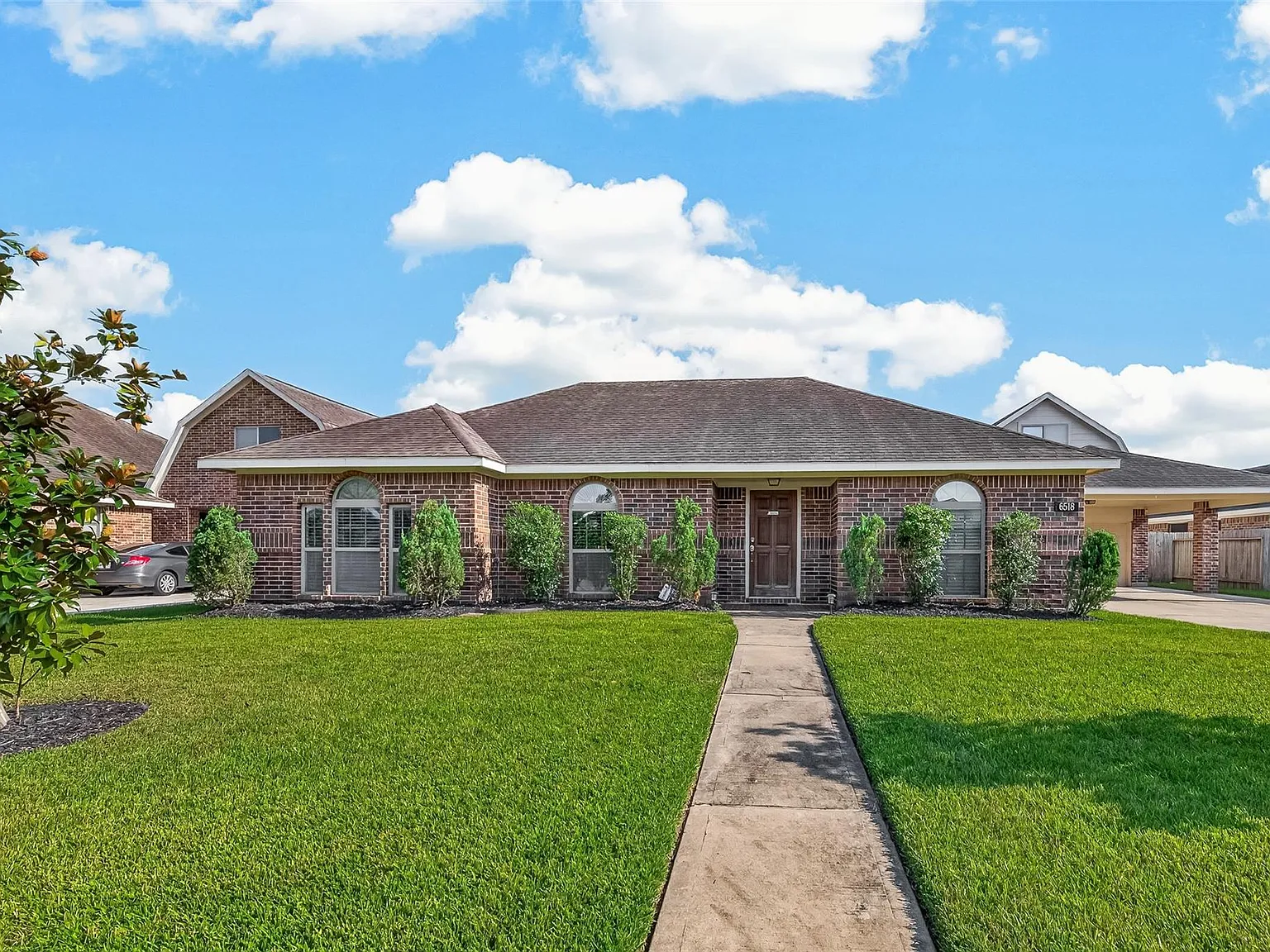 4 bed, 2.0 bath, 2125 sqft, $3,300 — Photo 2