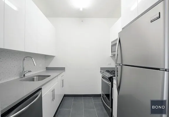 Rented by Bond New York | media 4