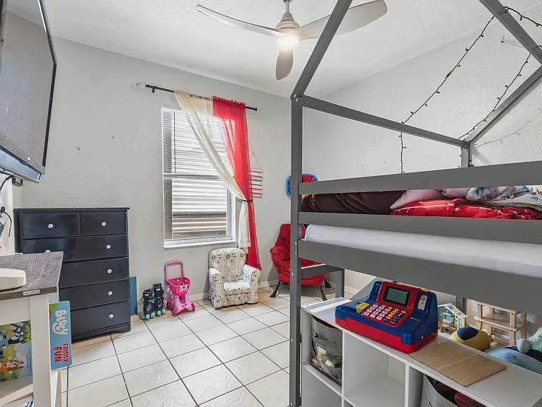 5940 Meadowlane St #5940 — Photo 9