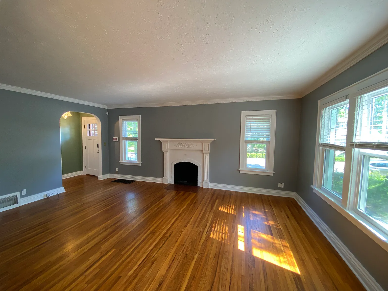 3 bed, 2700 sqft, $3,750 — Photo 4