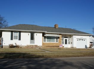 324 E State St, Dike, IA 50624