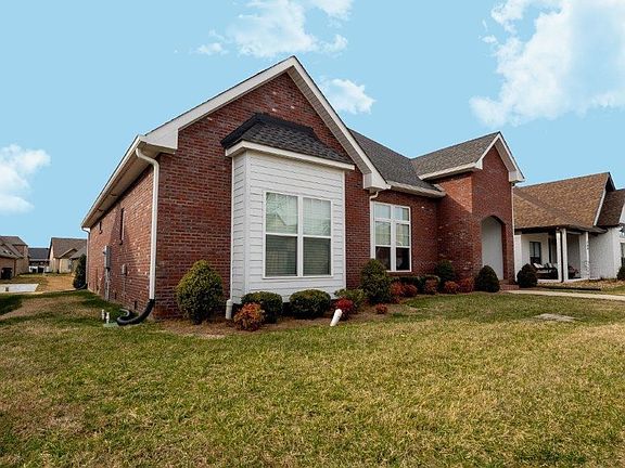 4th image of 268 Dorchester Cir