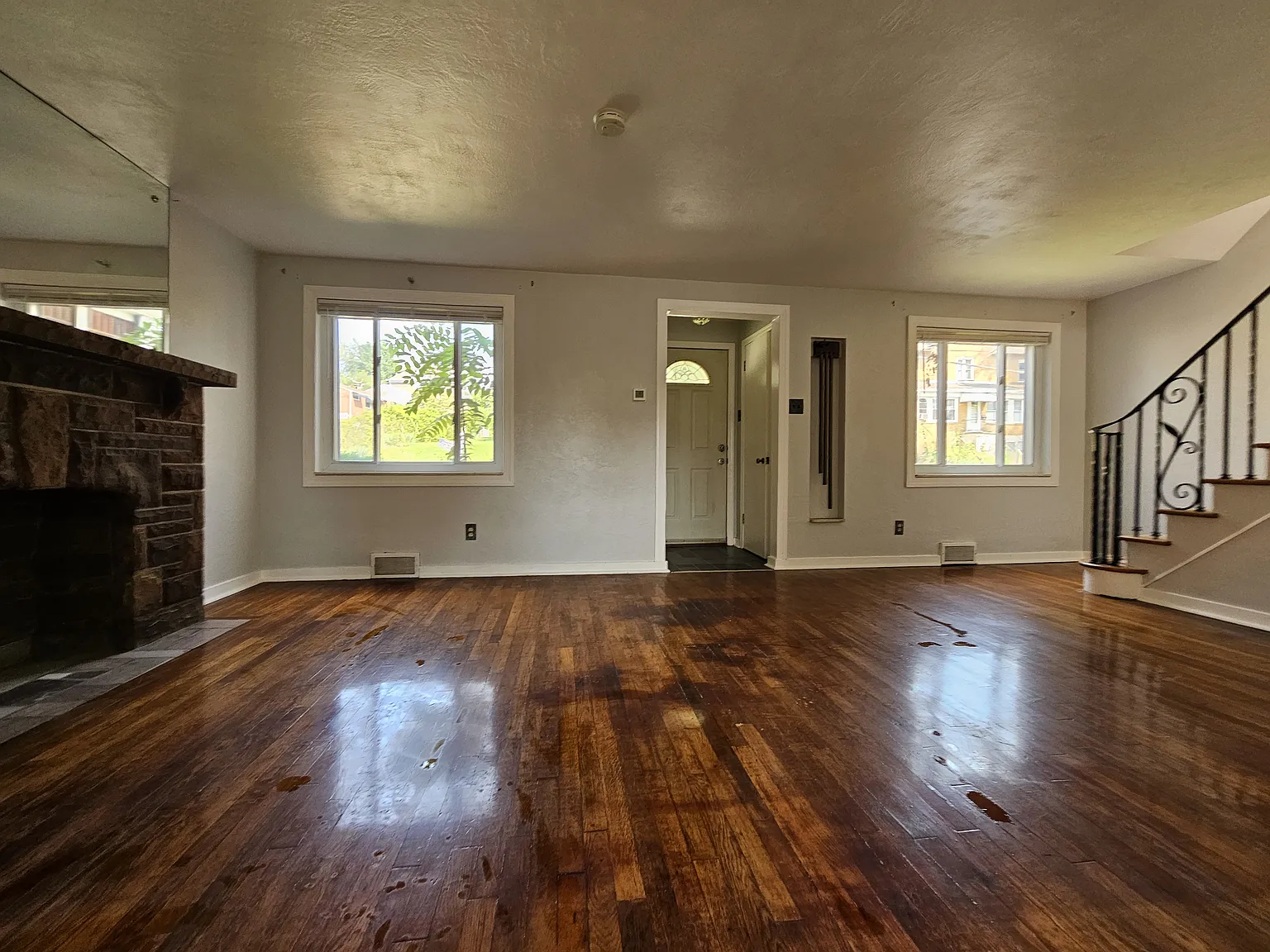2 bed, 1.5 bath, 1192 sqft, $1,250 — Photo 4