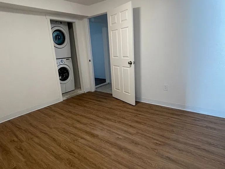 2946 Ogden Ave — Photo 16