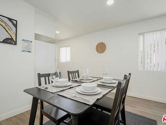 5th image of 2417 S Budlong Ave #4