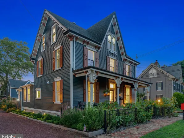 1 W 2nd St, Moorestown, NJ 08057