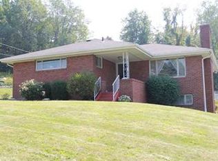134 Dwellington Dr, Valencia, PA 16059