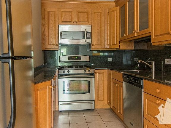 4th image of 2232 N Orchard St #408