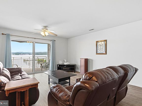 4th image of 3 Owens Landing Ct