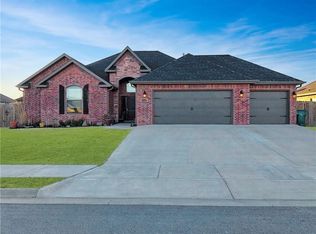 1251 Chattie Dr, Centerton, AR 72719