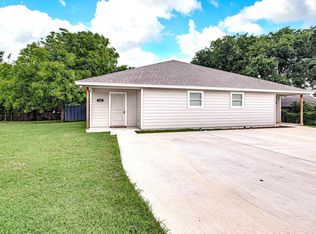 202 Honey Bee Dr, Joshua, TX 76058