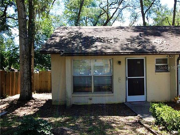 2nd image of 969 Lake Ln