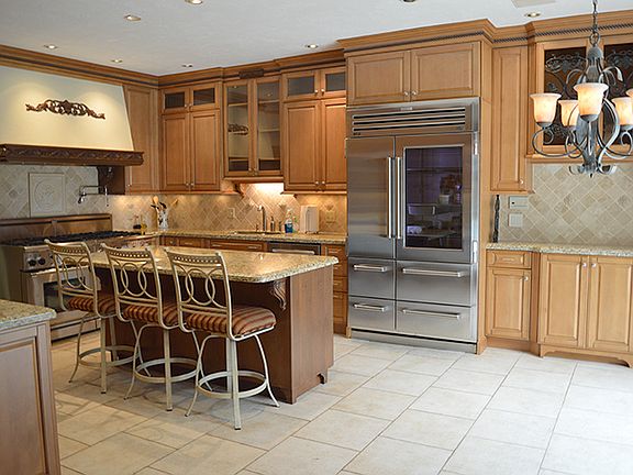 4th image of 18608 Saddle River Dr