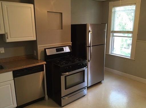2nd image of 912 E Broadway #2
