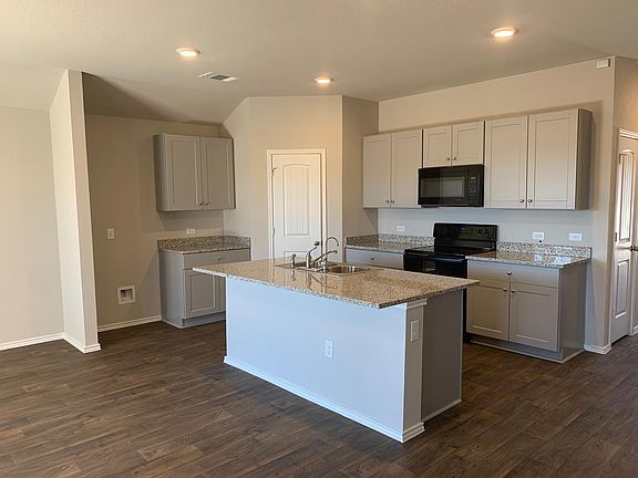 4th image of 5709 Brocade Dr
