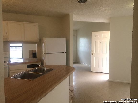 3rd image of 2637 Corian Glen Dr