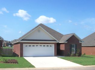 90 Brittany Dr S, Elmore, AL 36025