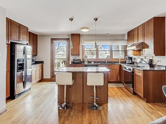 5th image of 2455 W Ohio St Unit 2E