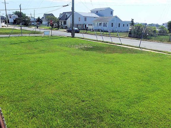 5th image of 2 Mueller Ave