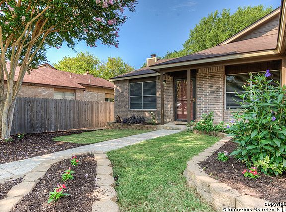 3rd image of 2705 Cedar Ln