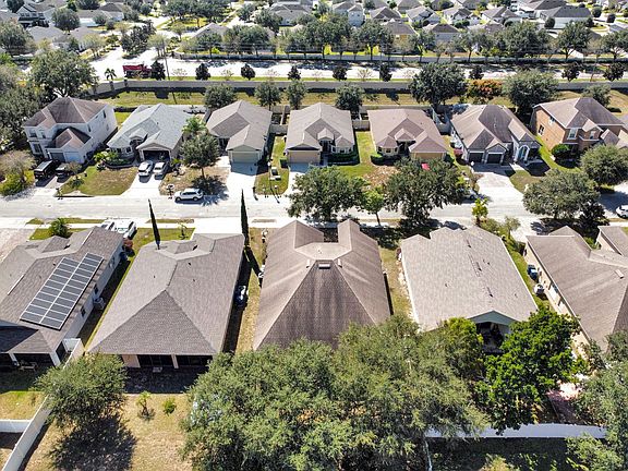 4th image of 290 Tower View Dr W
