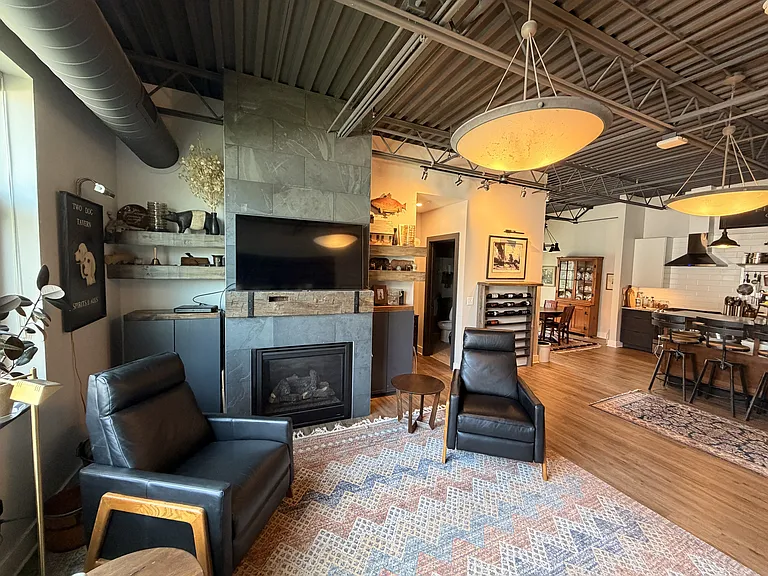 337 University Ave #2A — Photo 4