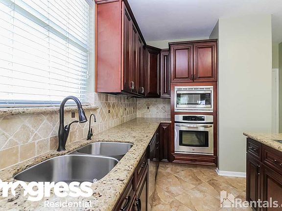 3rd image of 13718 Lakewood Meadow Dr