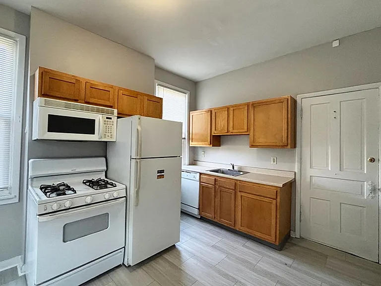3241 Jefferson Ave — Photo 13