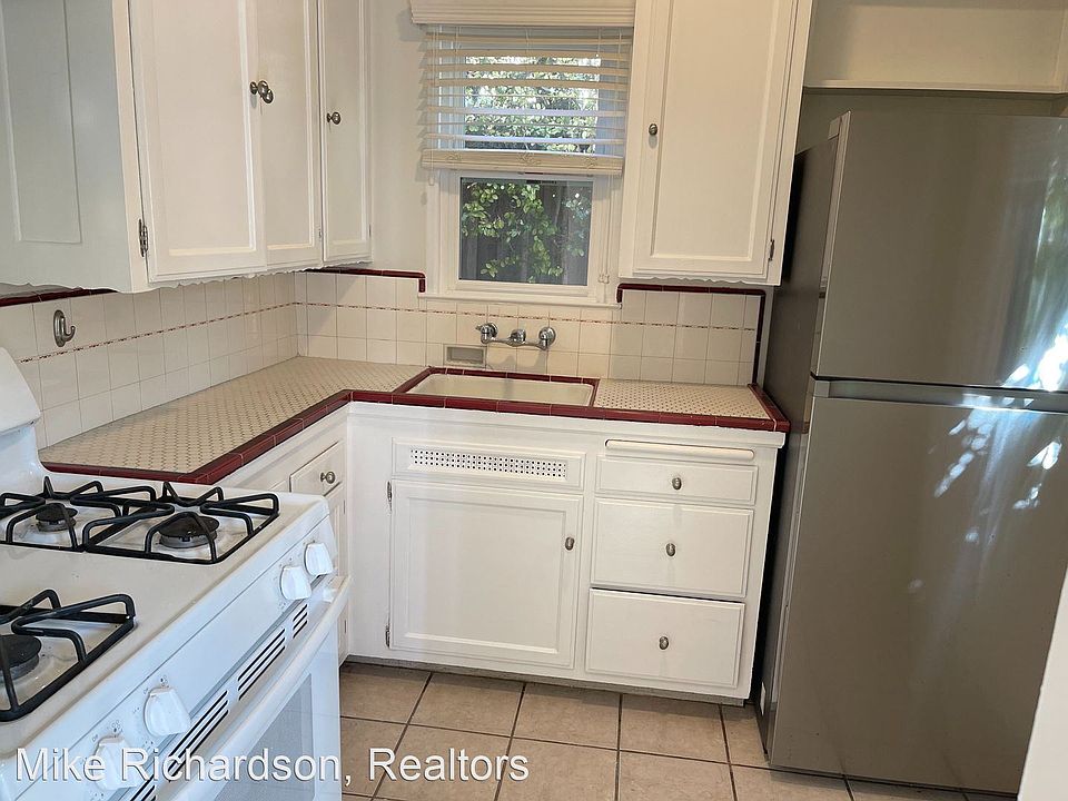 1st image of 125 W Mason St #8