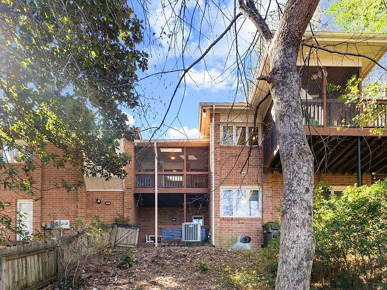 108 Campbell Ln — Photo 35