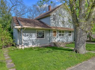 320 Easton Ave, West Chicago, IL 60185