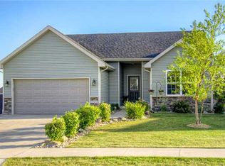 1035 Rolling Hills Ct, Norwalk, IA 50211