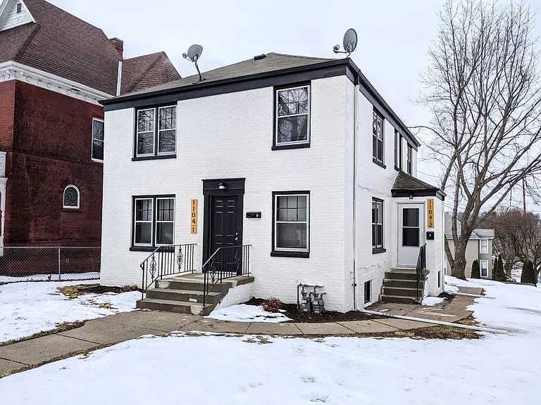 1104 S 32nd St — Photo 36