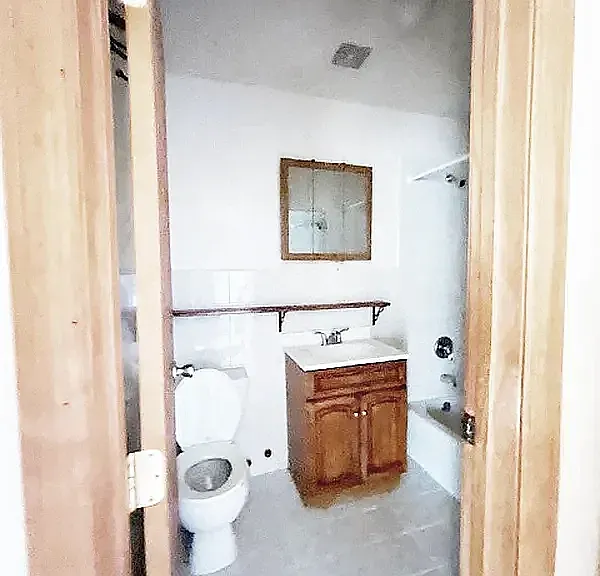 624 Willoughby Ave #3 — Photo 5