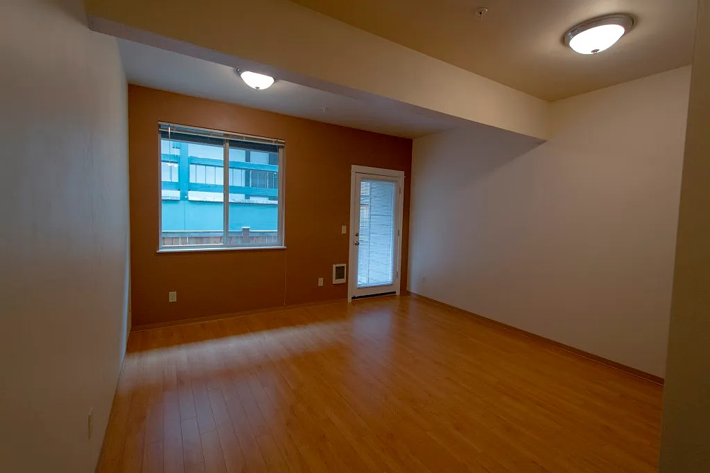 Building Photo - 648 E 17th Ave #4
