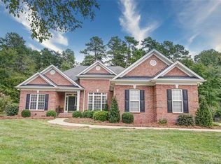 5038 Hidden View Dr, Mint Hill, NC 28227