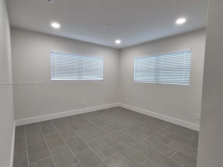 823 NW 30th Ct #1-2 — Photo 5