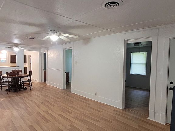 5th image of 211 S 11th St