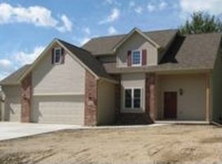 3260 Rustic Ln, Crown Point, IN 46307