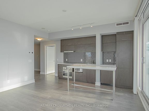 4th image of 8081 Birchmount Rd #912