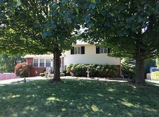 217 Roxbury Dr, Greensburg, PA 15601