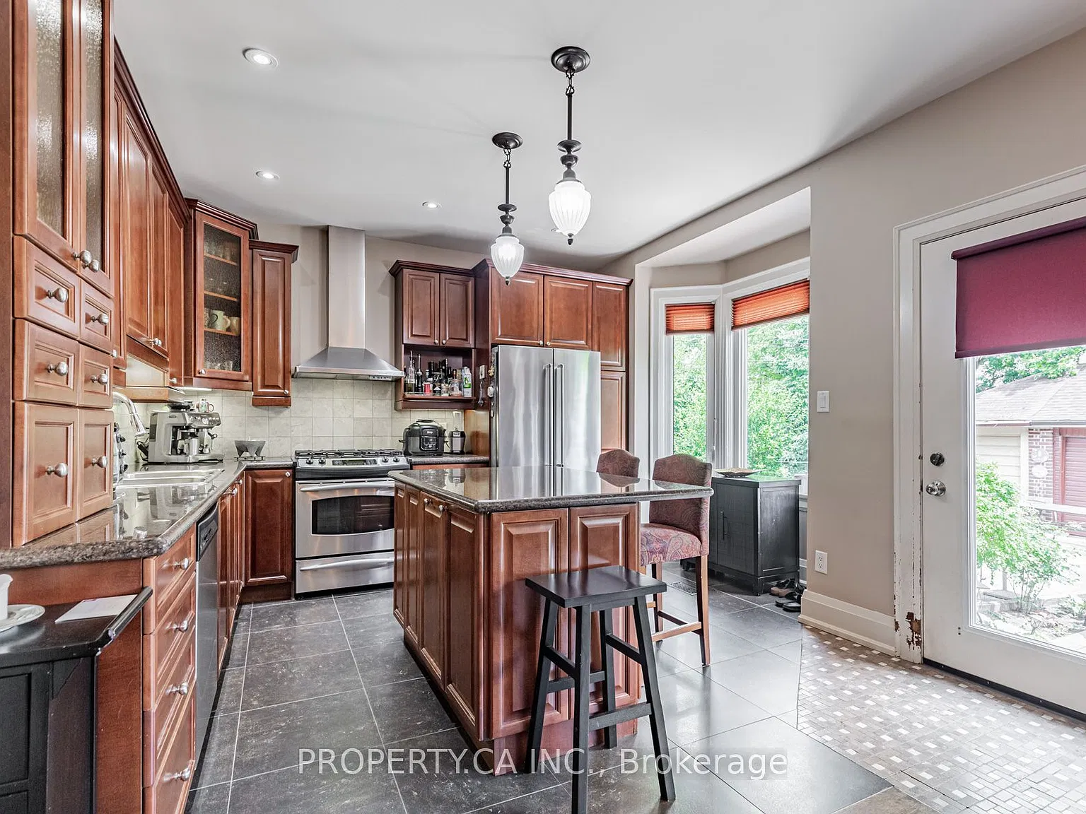 3 bed, $3,900 — Photo 1