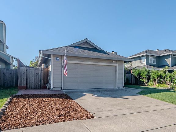 3rd image of 824 Breeze Way